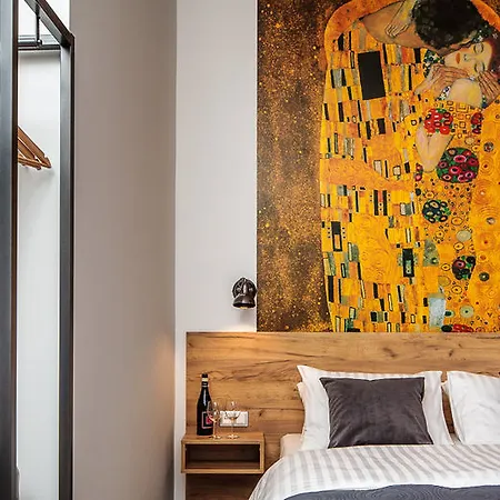 Art & Garden Aparthotel 4*