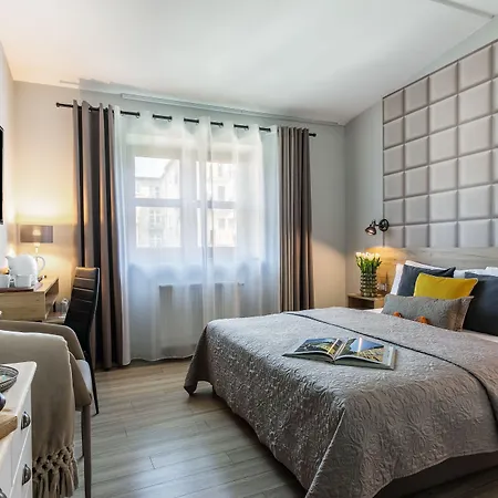 アート＆ガーデン レジデンス アパートホテル 4*