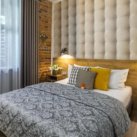 アート＆ガーデン レジデンス 4*