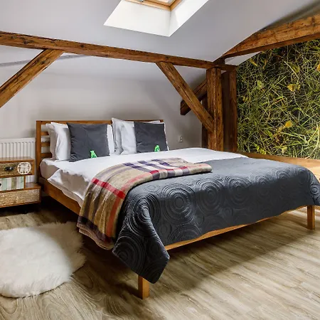 Lägenhetshotell Art & Garden 4*