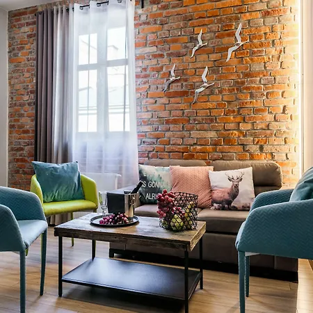 Lägenhetshotell Art & Garden 4*