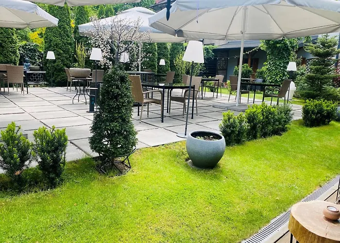 Lägenhetshotell Art & Garden 4*