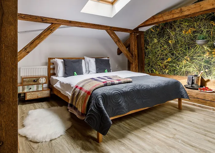 Lägenhetshotell Art & Garden 4*